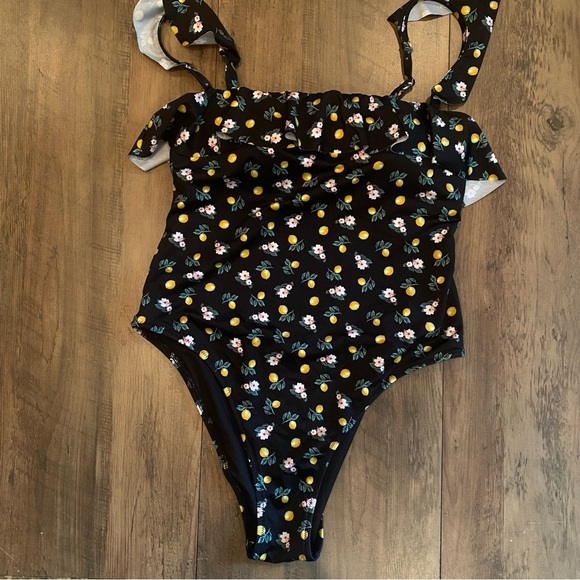 Victoria’s Secret • Lemon Floral Ruffle One-Piece Swimsuit • XL • NWT - Picture 3 of 11